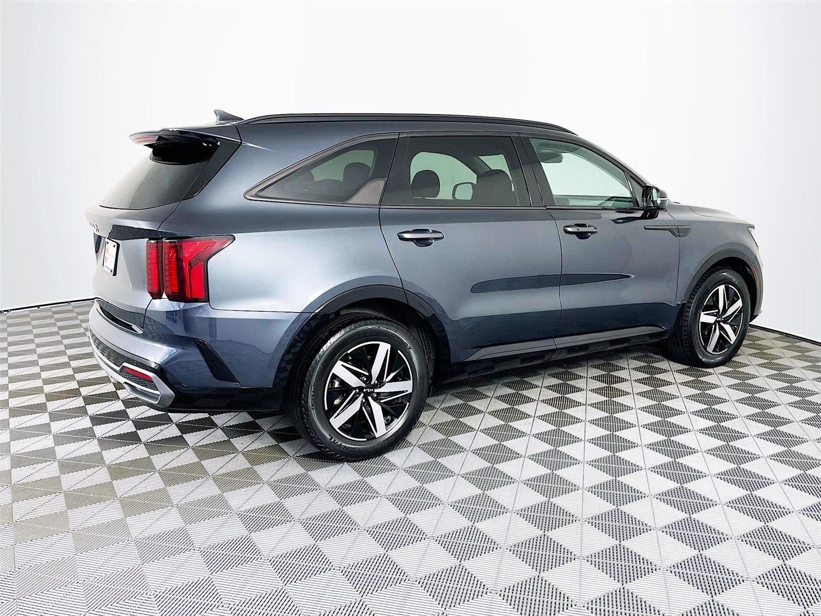 Used 2023 Kia Sorento S w/ Panoramic Sunroof Package image 11