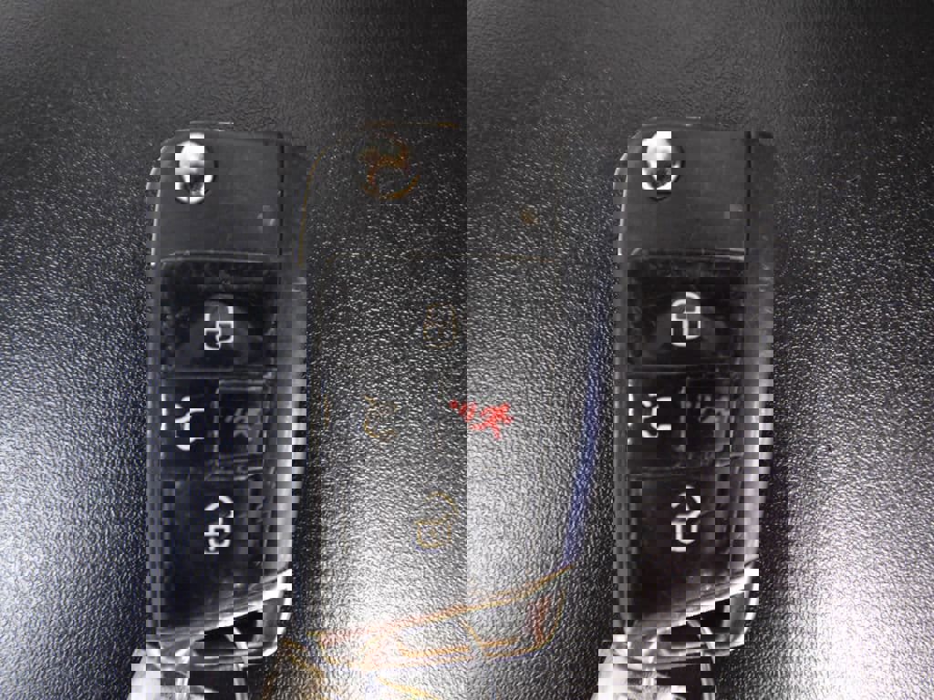 Used 2019 Volkswagen e-Golf SE image 33