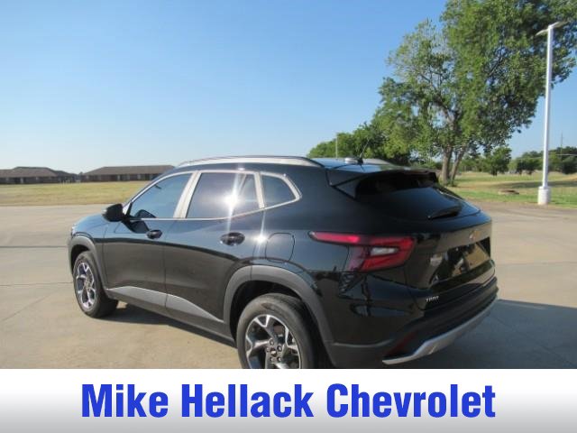 Used 2026 Chevrolet Trax LT w/ Driver Confidence Package FWD image 5