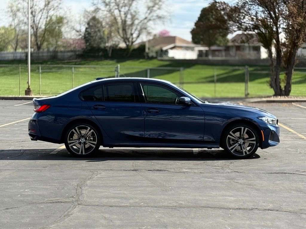 Used 2023 BMW 330i xDrive Sedan w/ Premium Package image 4