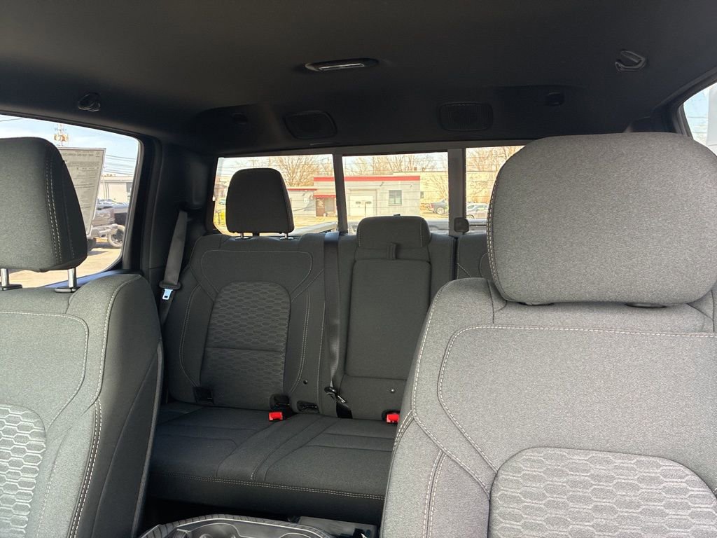 New 2026 RAM 1500 4x4 Crew Cab image 2
