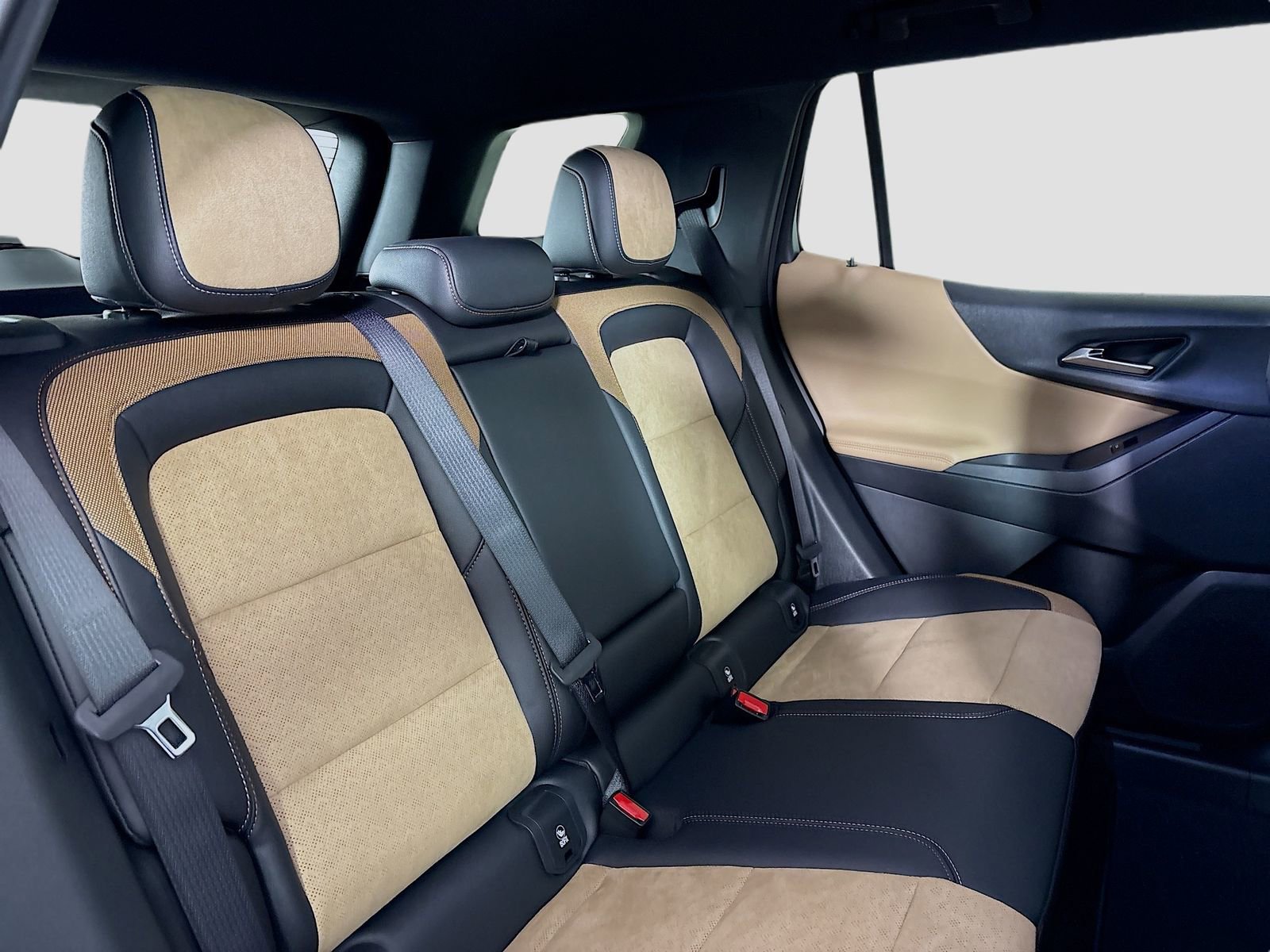 New 2026 Chevrolet Equinox ACTIV AWD/4WD image 30