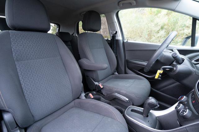 Used 2022 Chevrolet Trax LS w/ Tint and Cruise Package image 26