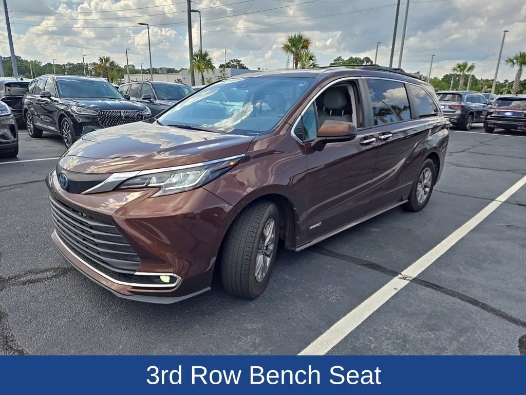 Used 2021 Toyota Sienna XLE AWD/4WD image 4