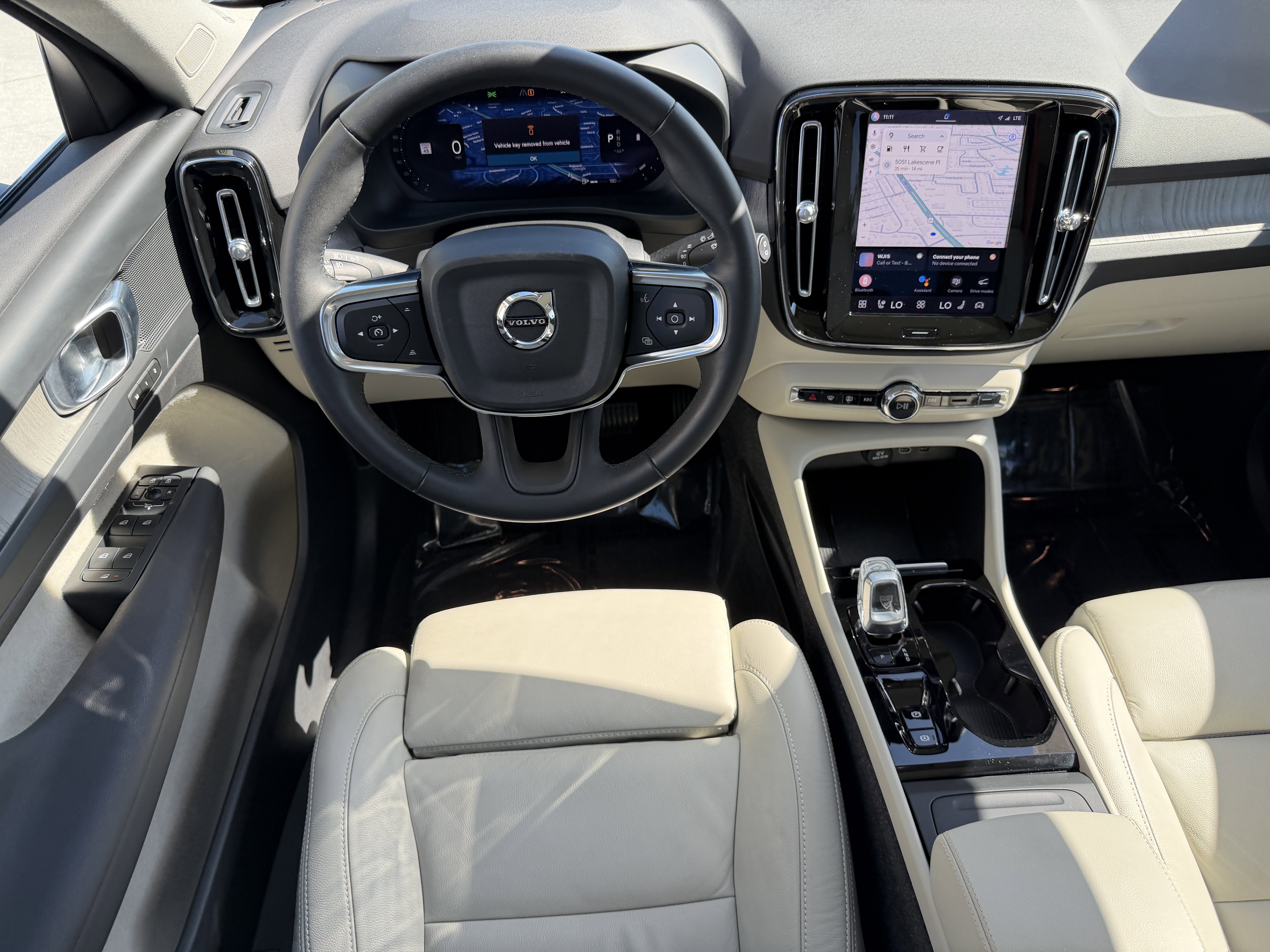 Certified 2023 Volvo XC40 B5 Plus w/ Protection Package Premier AWD/4WD image 13