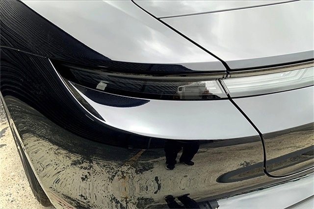 New 2025 Porsche Taycan image 19