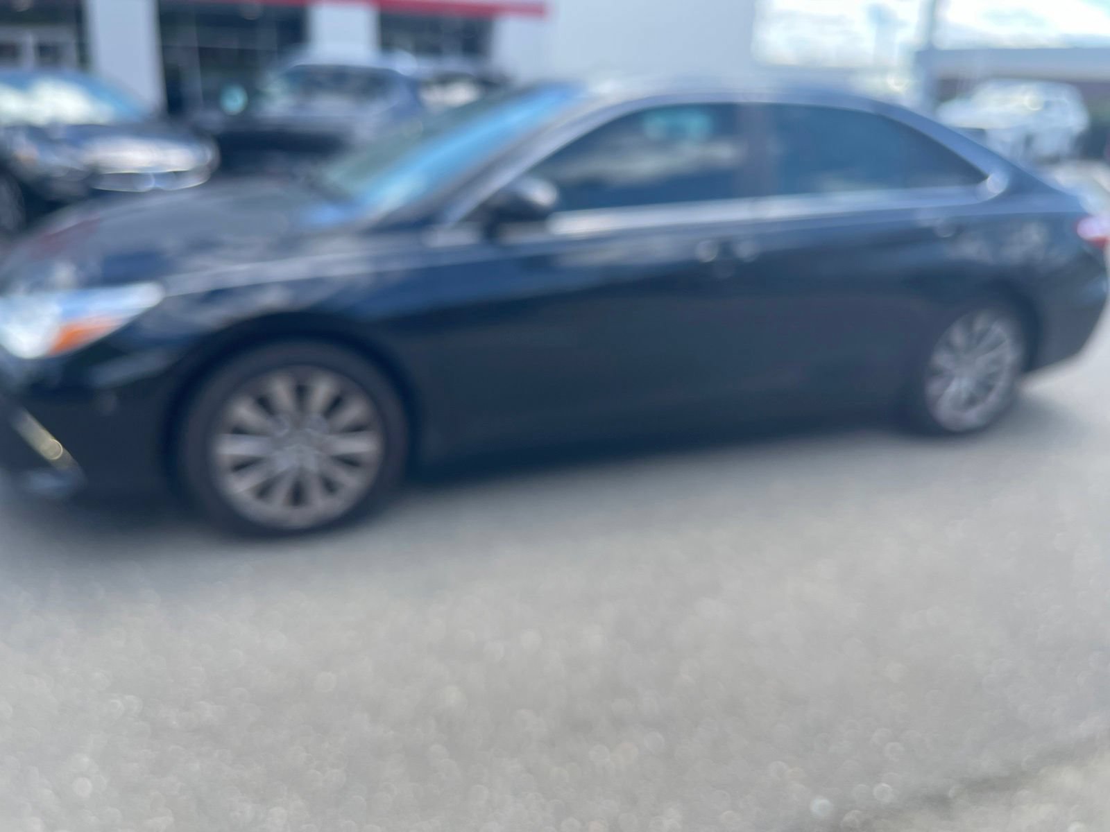 Used 2015 Toyota Camry XLE w/ Moonroof Package FWD image 14