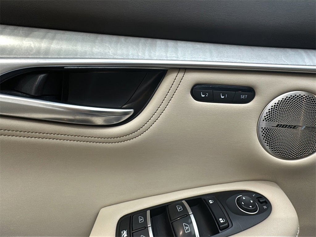 Used 2019 INFINITI QX50 Essential w/ Sensory Package image 11