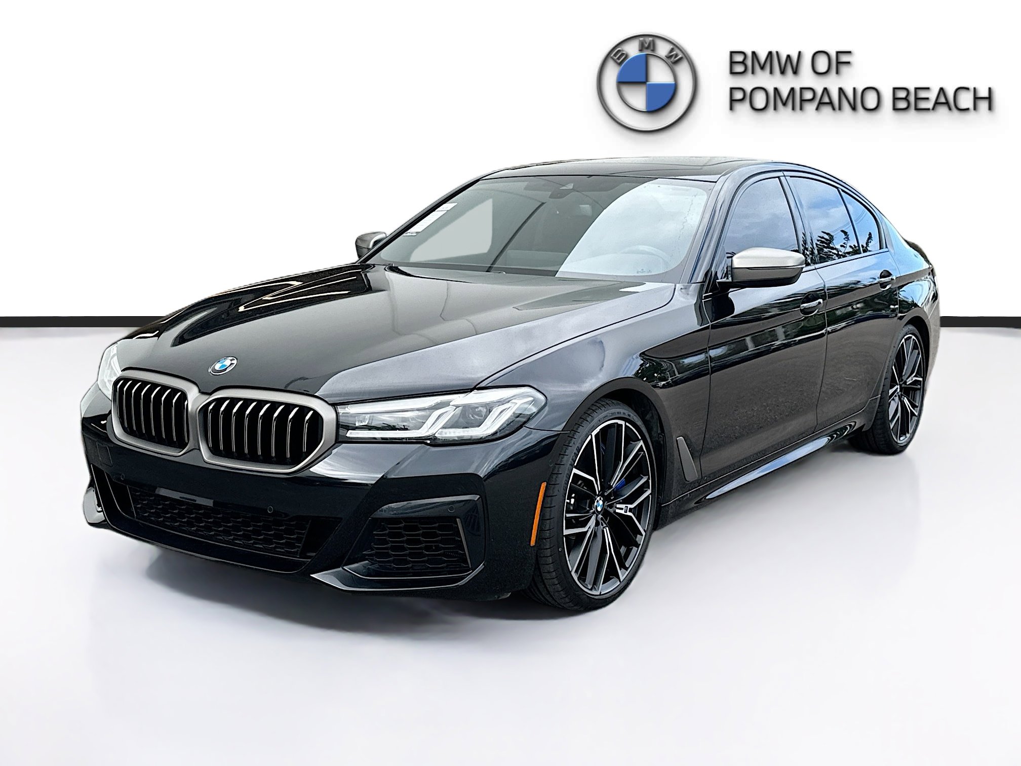Used 2023 BMW M550i xDrive image 3
