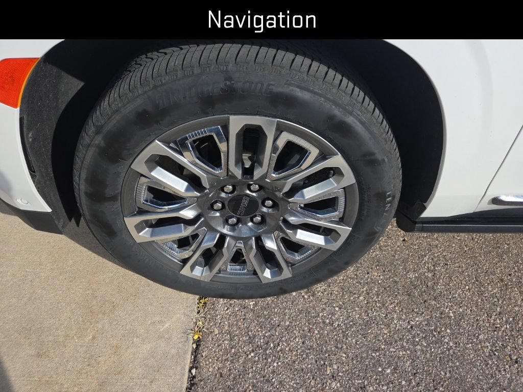Used 2024 GMC Yukon XL Denali Ultimate AWD/4WD image 7