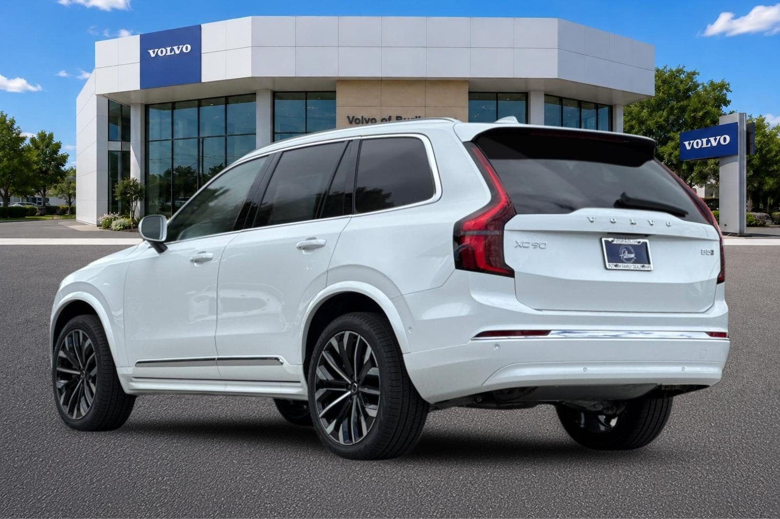 New 2026 Volvo XC90 B5 Plus w/ Protection Package AWD/4WD image 5