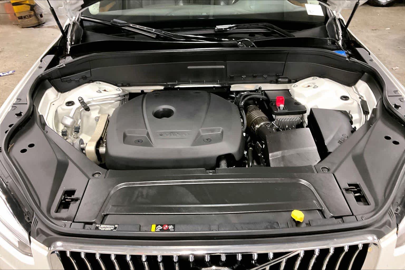 Used 2021 Volvo XC90 T6 Momentum w/ Climate Package AWD/4WD image 32