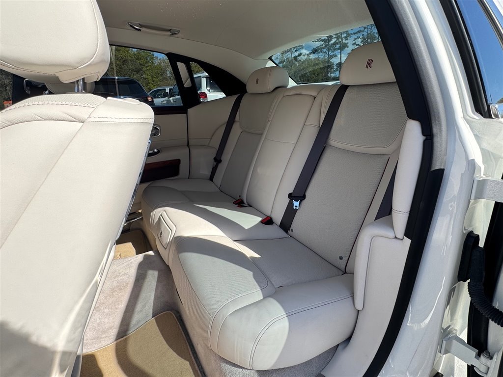 Used 2017 Rolls-Royce Ghost image 26