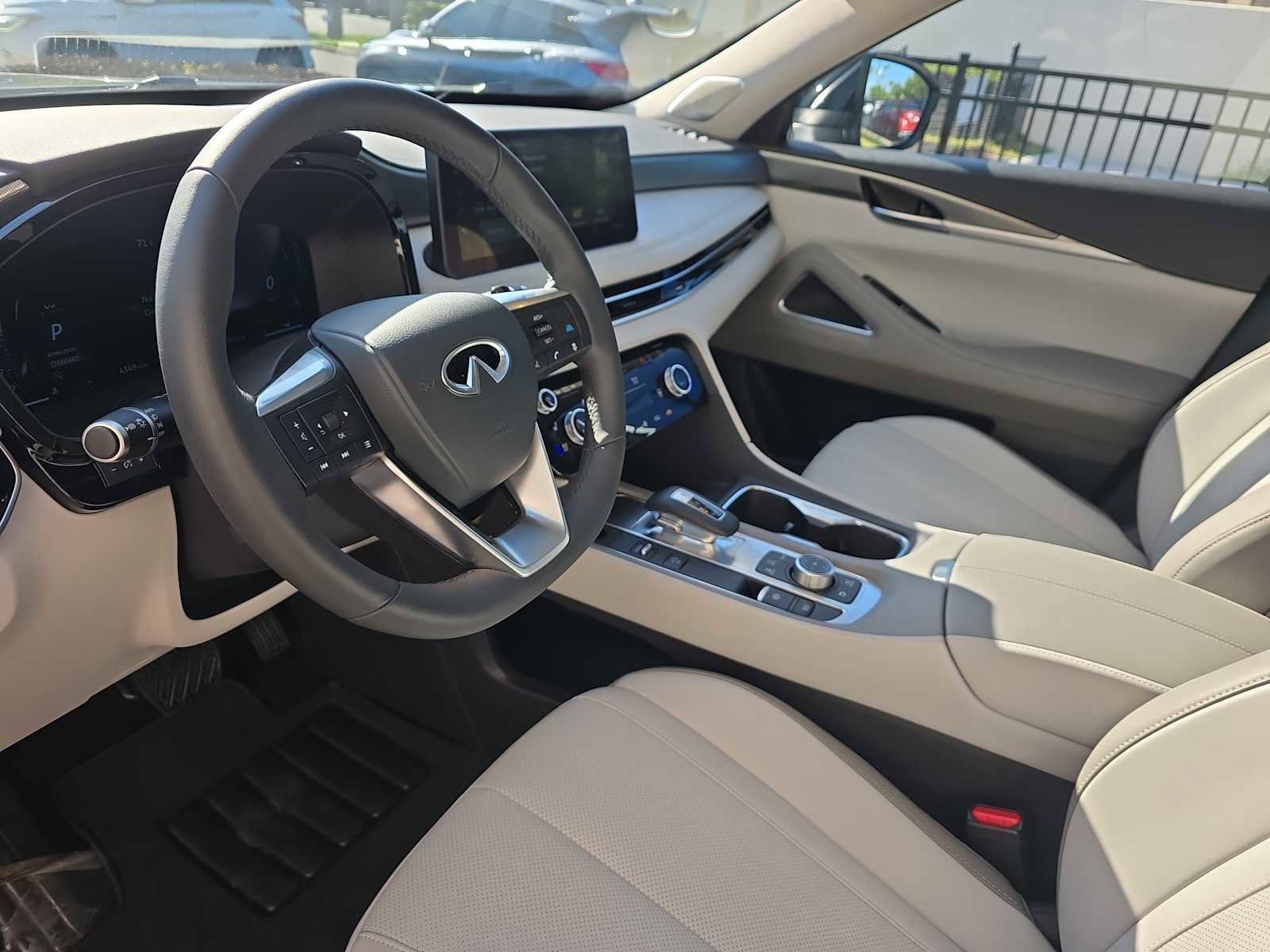 Certified 2026 INFINITI QX60 Luxe w/ Cargo Package FWD image 17