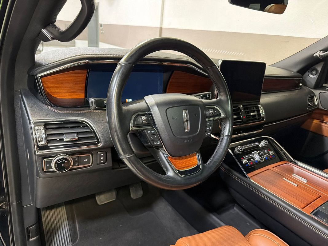 Used 2019 Lincoln Navigator Reserve AWD/4WD image 21