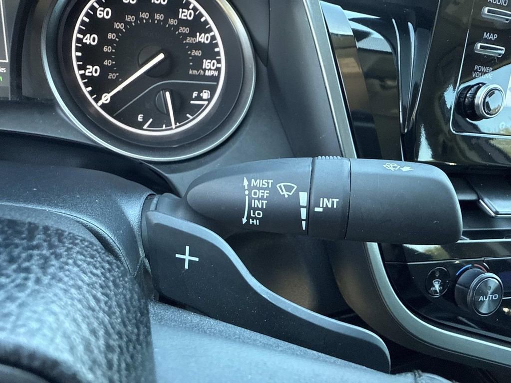 Used 2024 Toyota Camry SE image 35