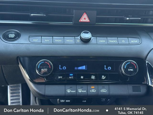 Used 2025 Hyundai Elantra SEL FWD image 17