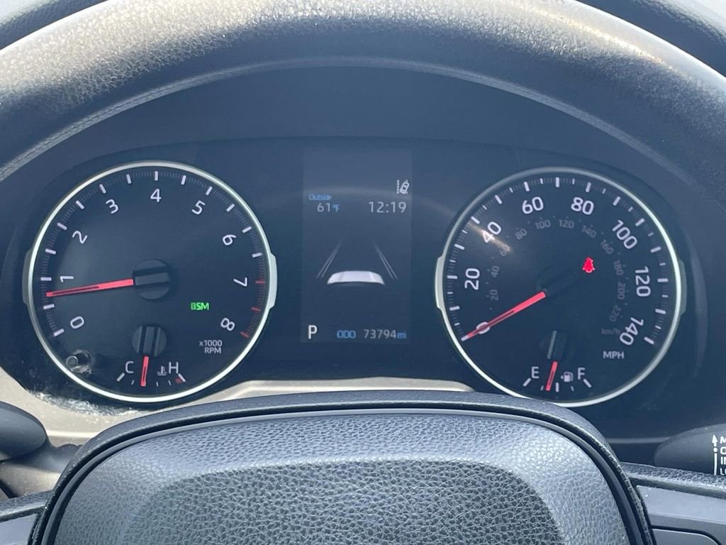 Used 2022 Toyota RAV4 XLE w/ Convenience Package image 28