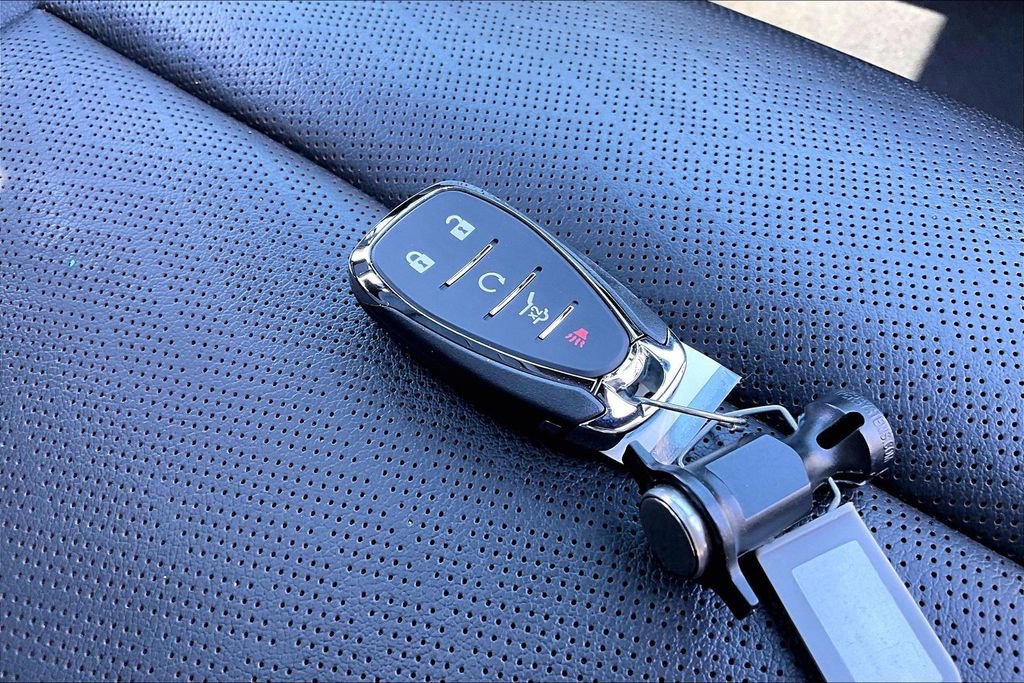 Used 2023 Chevrolet Traverse High Country image 11