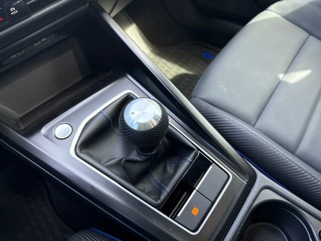 Used 2024 Volkswagen Golf R image 31