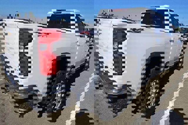 Used 2022 Chevrolet Silverado 2500 LTZ w/ LTZ Plus Package image 6