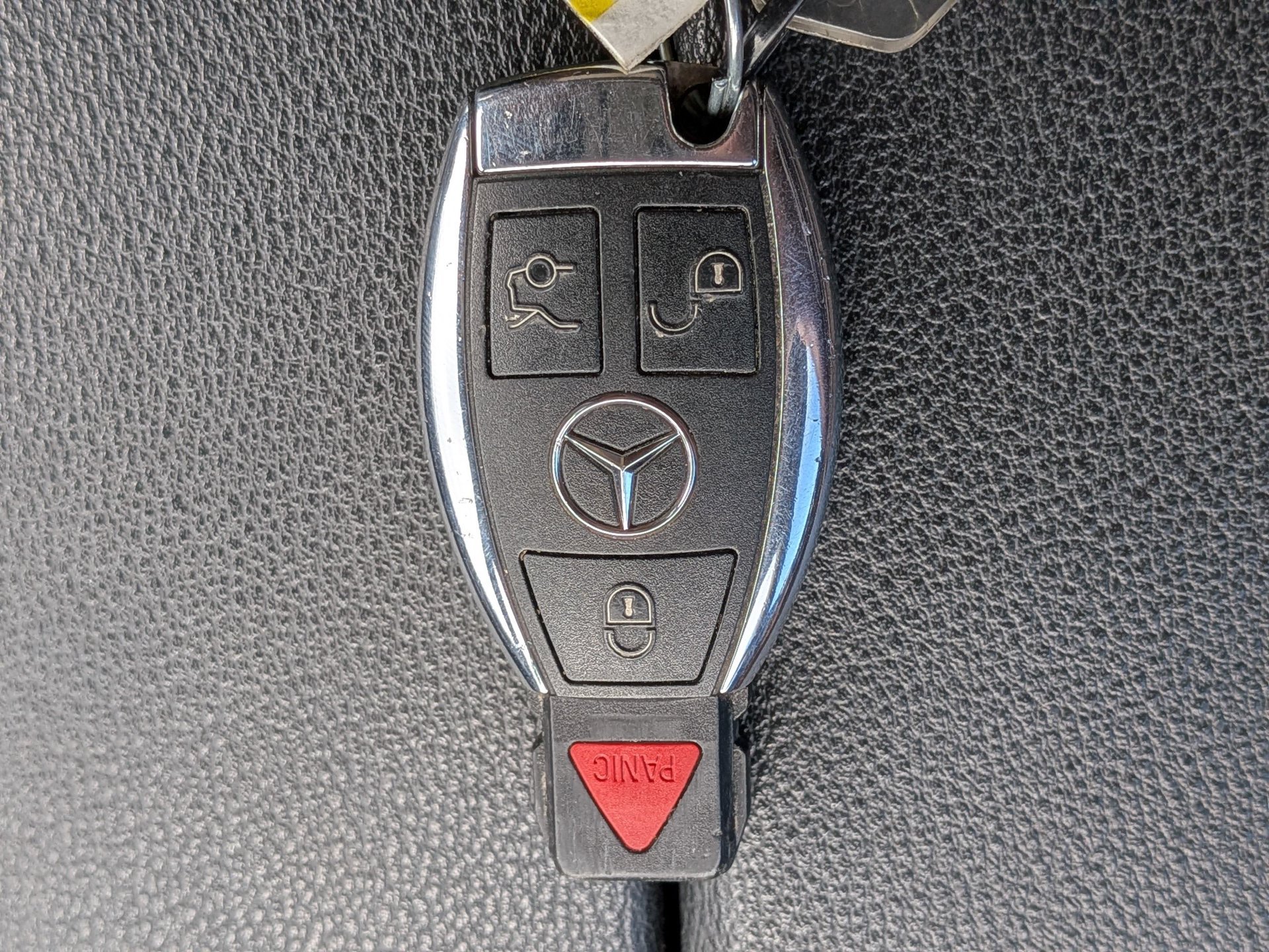 Used 2012 Mercedes-Benz GLK 350 4MATIC image 31