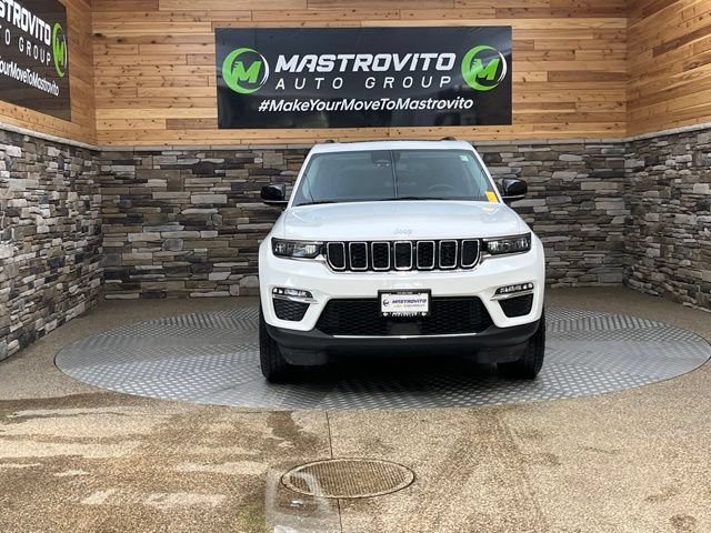 Used 2022 Jeep Grand Cherokee Limited AWD/4WD image 3