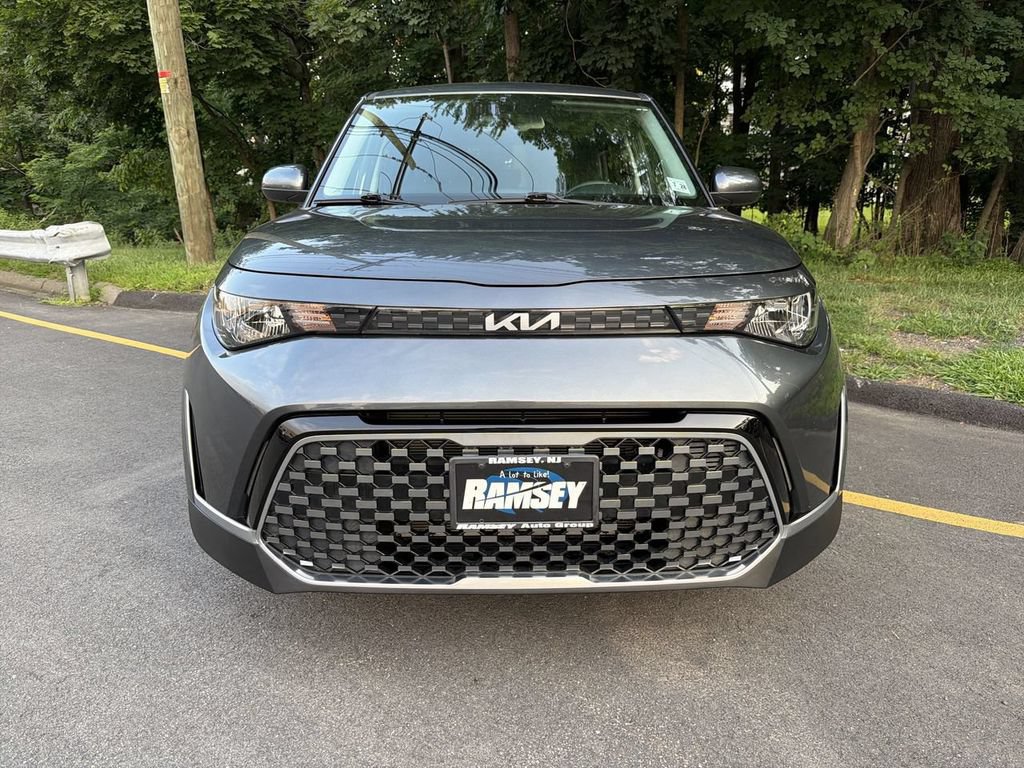 Used 2023 Kia Soul EX FWD image 3
