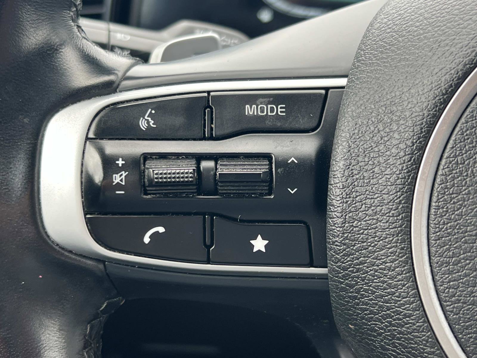 Used 2023 Kia Sportage EX image 9