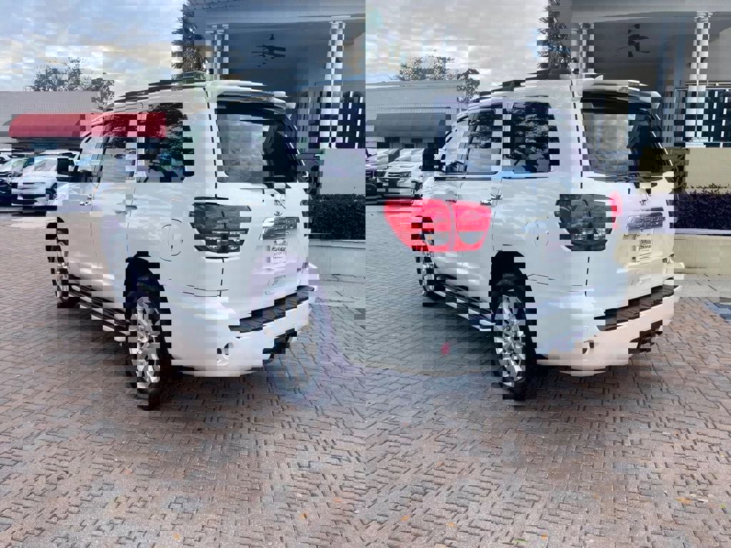 Used 2014 Toyota Sequoia Platinum RWD image 3