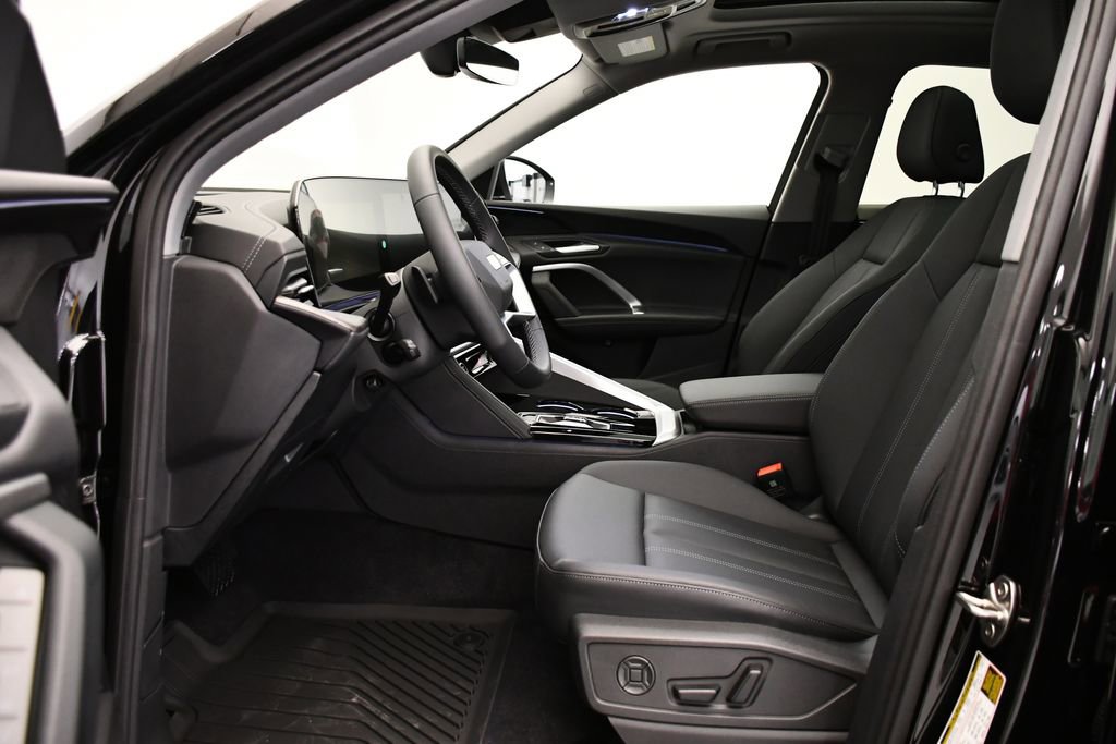Used 2025 Audi Q5 Premium w/ Convenience Package image 37