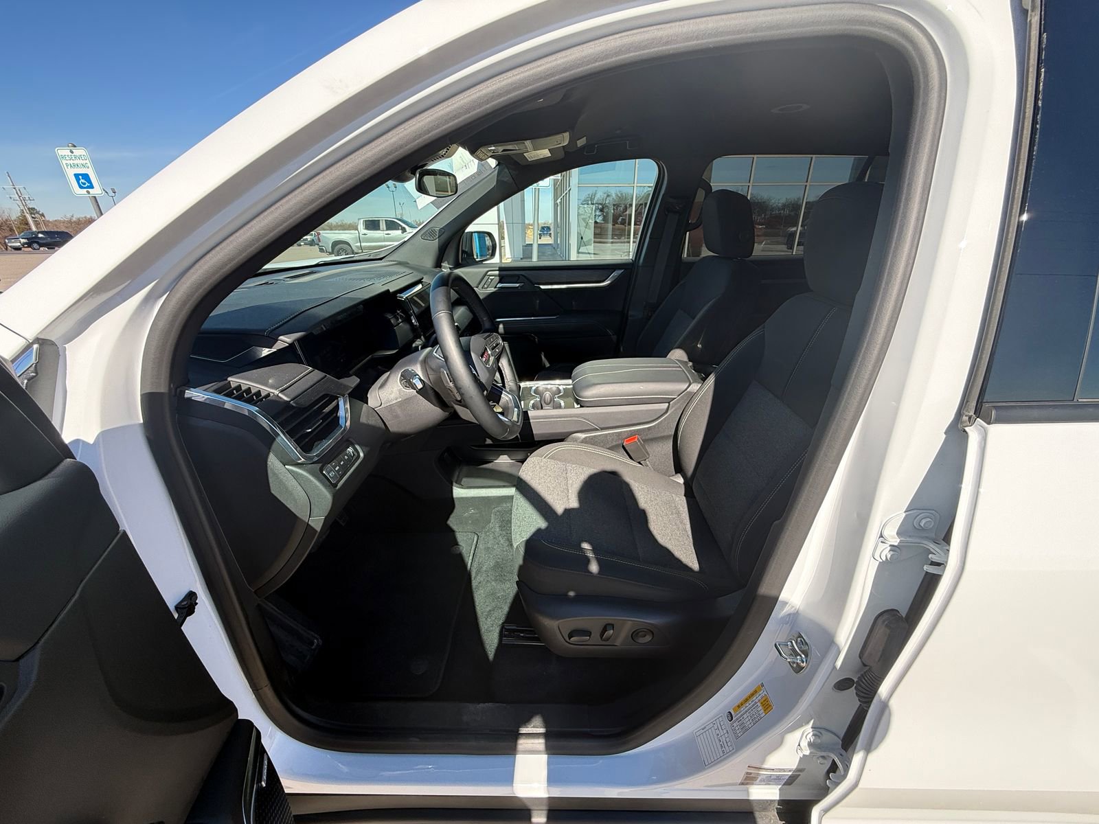 Used 2025 GMC Acadia Elevation image 10