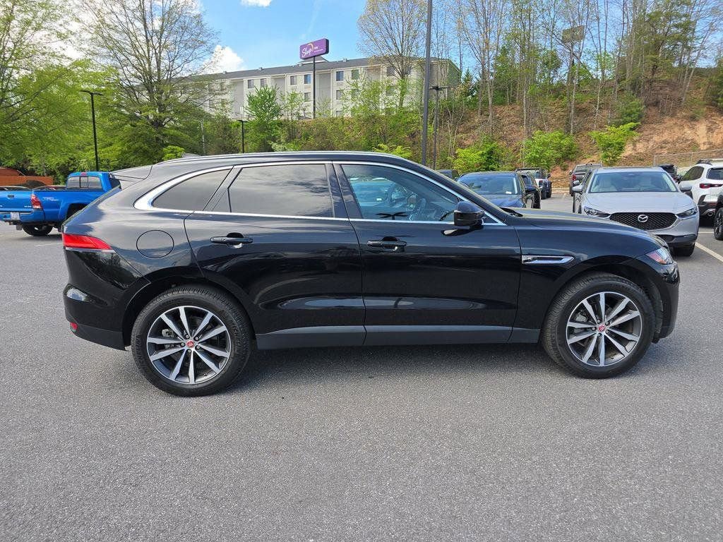 Used 2020 Jaguar F-PACE Prestige image 2