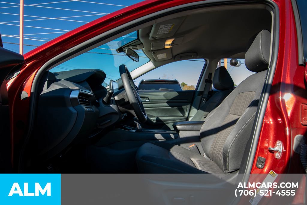 Used 2024 Nissan Altima 2.5 SV image 8
