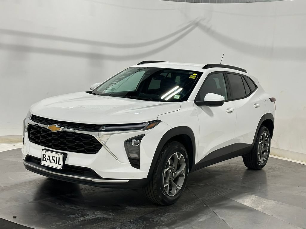 Used 2024 Chevrolet Trax LT w/ Driver Confidence Package FWD image 8
