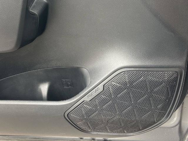 Used 2022 Toyota RAV4 Limited FWD image 20