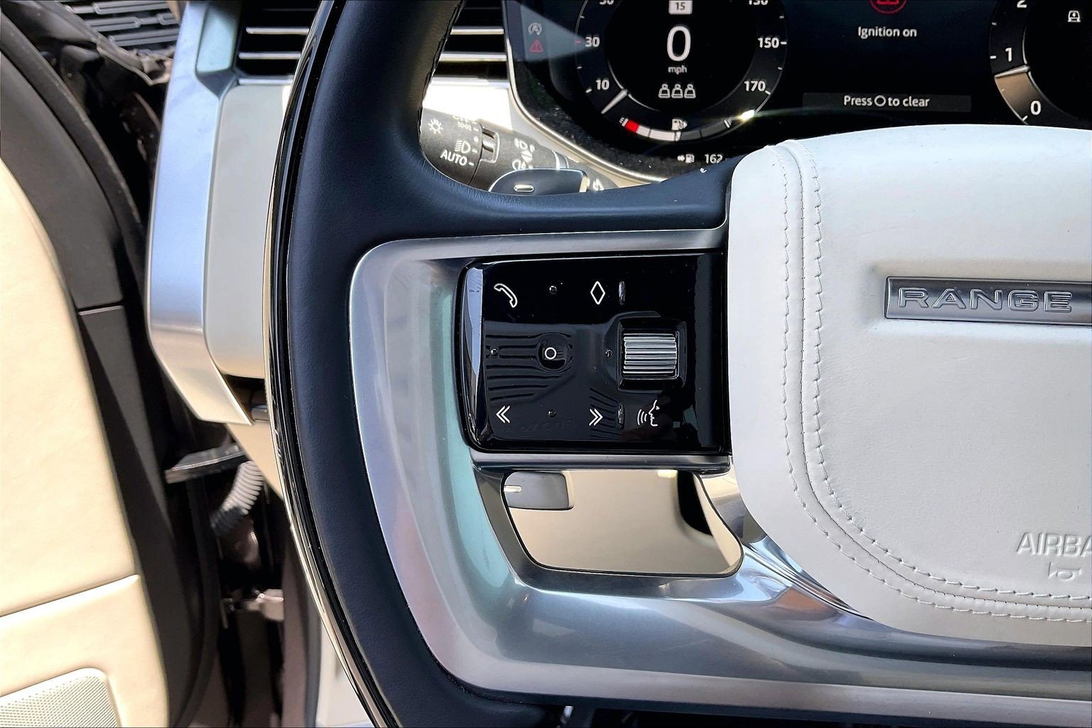 Certified 2023 Land Rover Range Rover SE AWD/4WD image 22