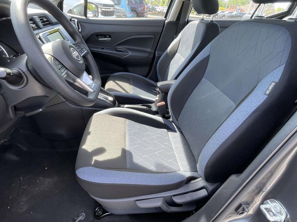 Used 2025 Nissan Versa SV w/ Trunk Package image 13