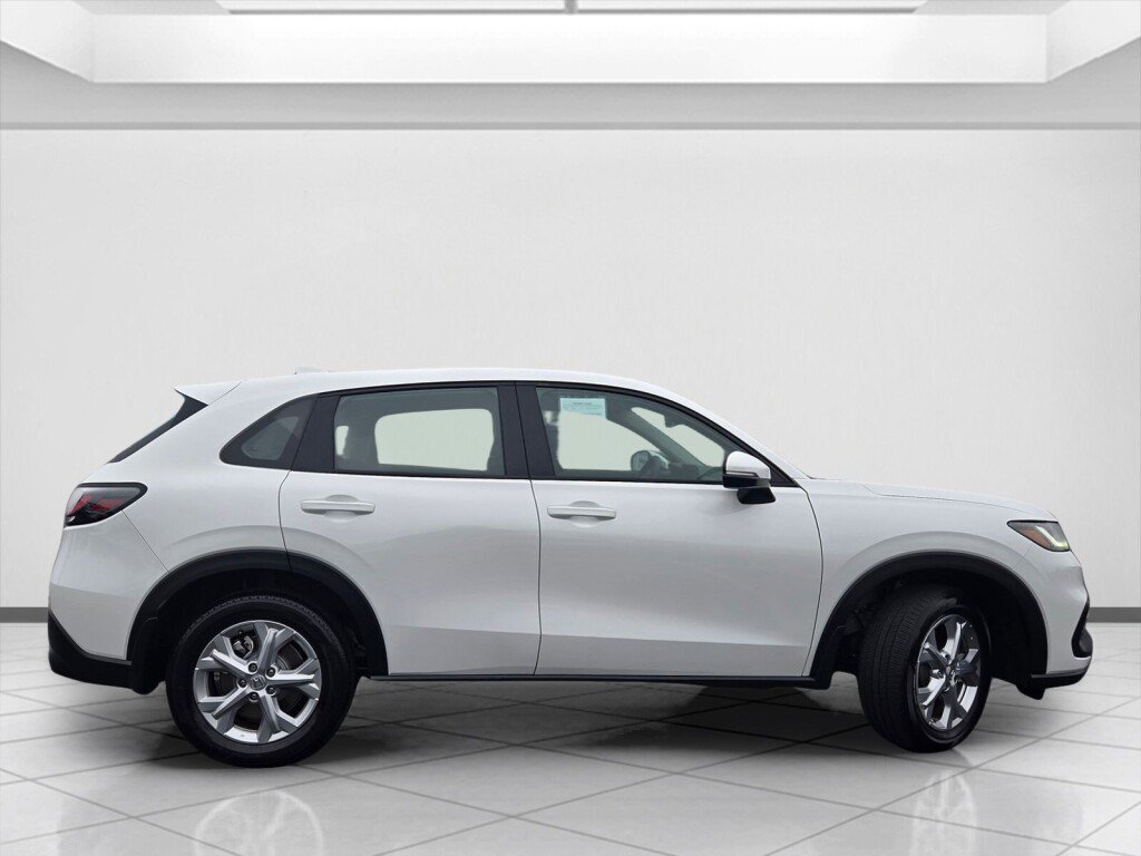Certified 2024 Honda HR-V LX image 4