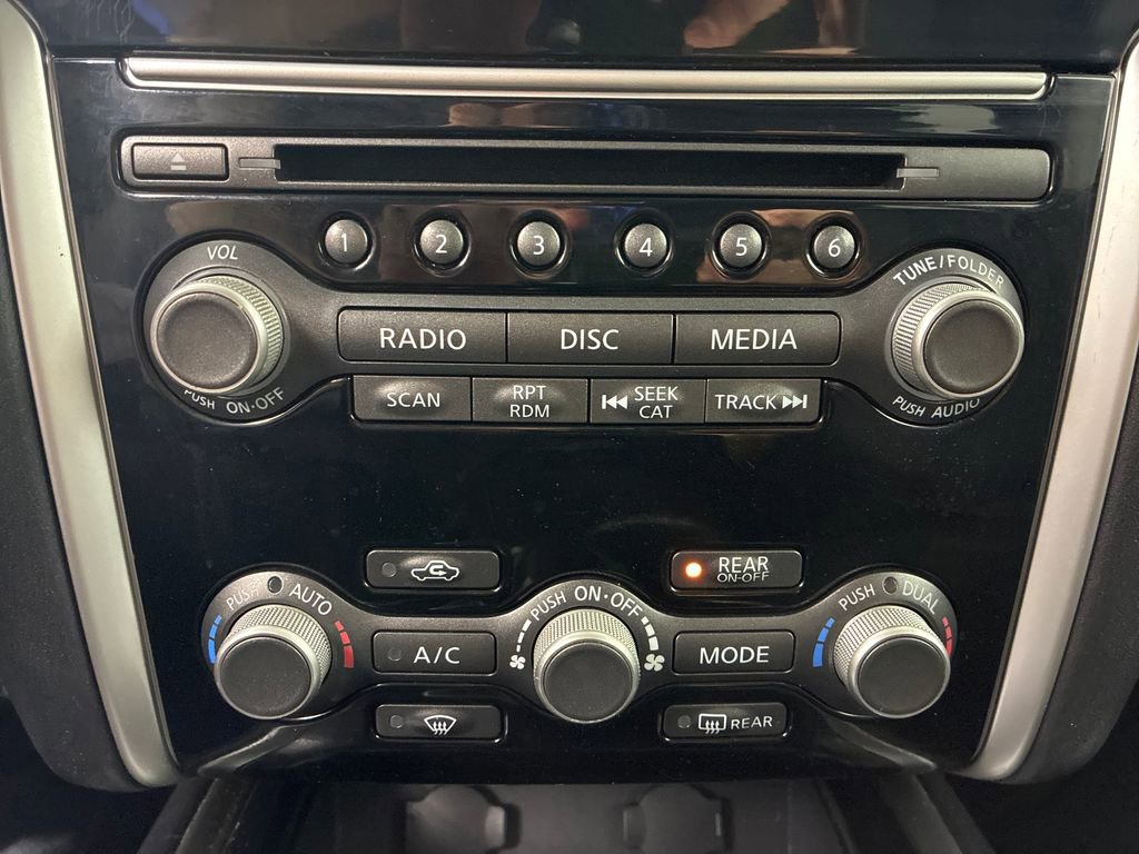 Used 2017 Nissan Pathfinder SV image 23