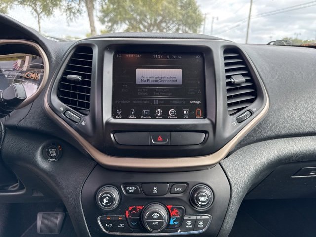 Used 2016 Jeep Cherokee Latitude w/ Comfort/Convenience Group image 25