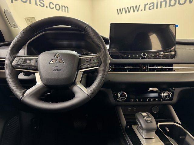 New 2026 Mitsubishi Outlander SE FWD image 9