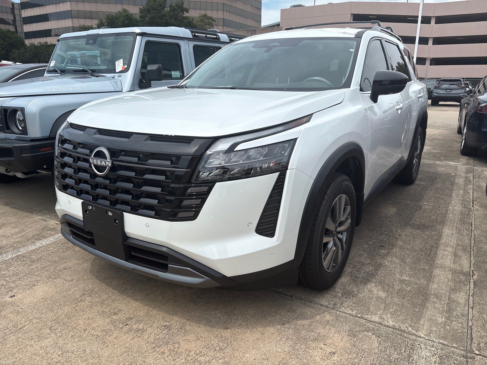New 2026 Nissan Pathfinder SL FWD image 2