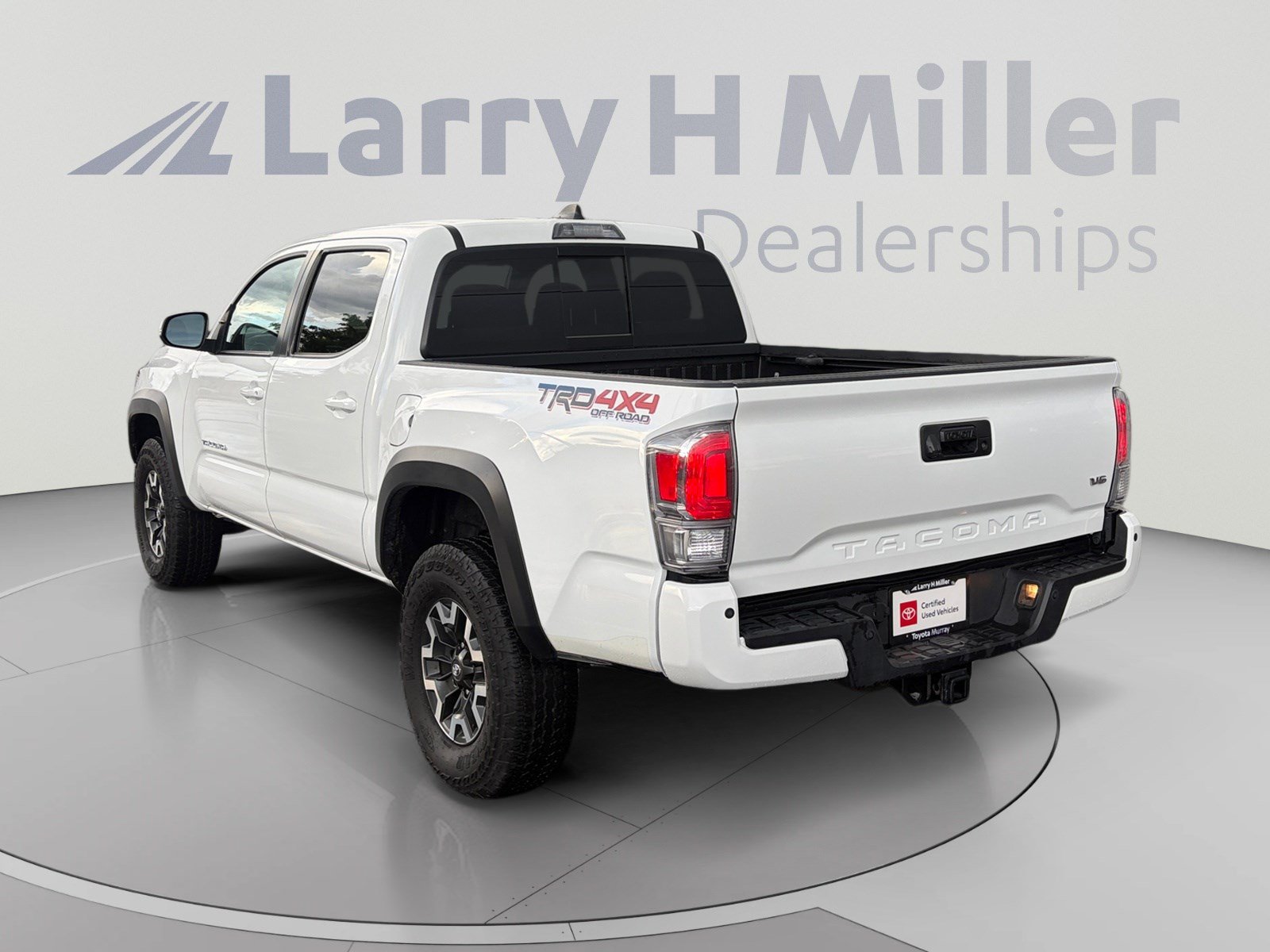 Used 2023 Toyota Tacoma TRD Off-Road w/ Technology Package AWD/4WD image 3
