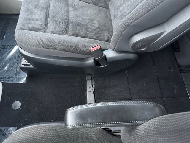 Used 2019 Dodge Grand Caravan SE w/ UConnect Hands-Free Group image 18