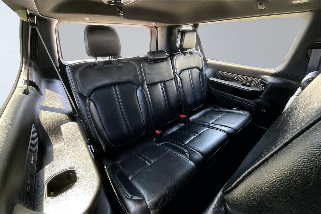 Used 2023 Jeep Wagoneer L Series II RWD image 21