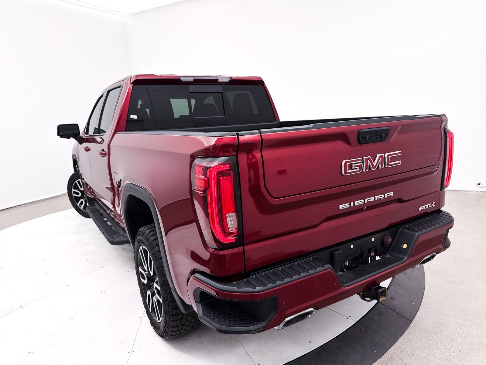 Used 2023 GMC Sierra 1500 AT4 w/ AT4 Preferred Package image 8