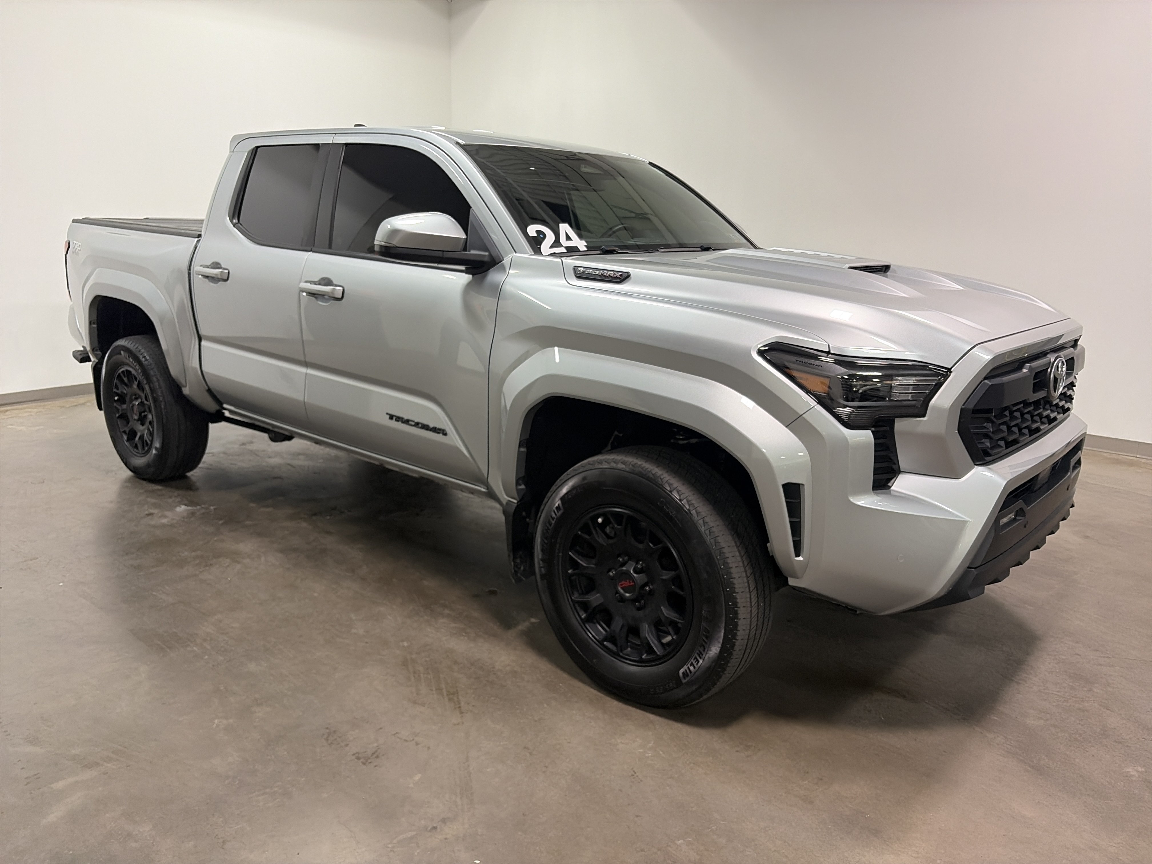 Used 2024 Toyota Tacoma TRD Sport w/ TRD Sport Upgrade Package AWD/4WD video 2