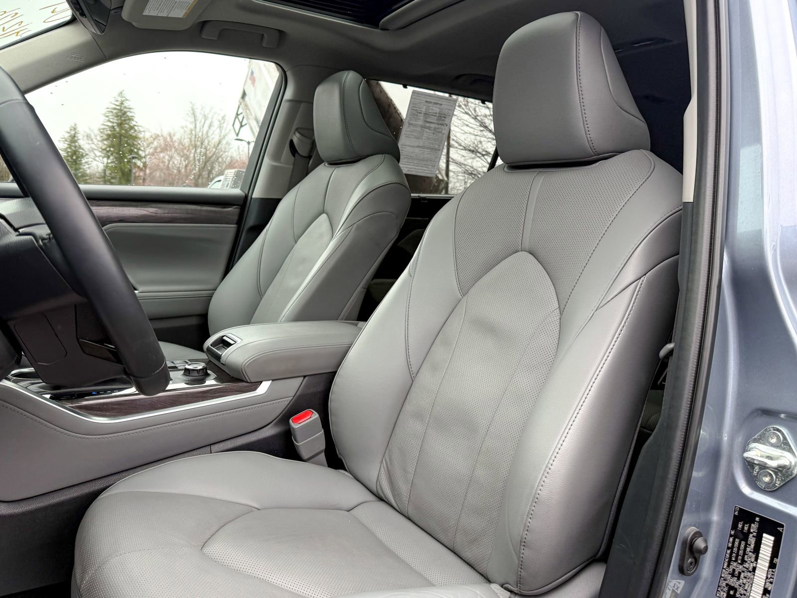 Used 2023 Toyota Highlander Limited image 16