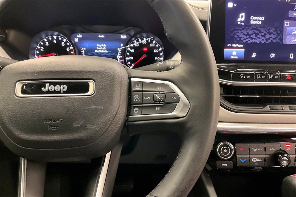 Used 2024 Jeep Compass Limited image 18
